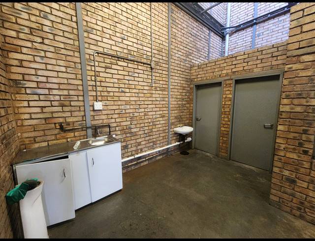 216M² WAREHOUSE TO LET IN WADEVILLE